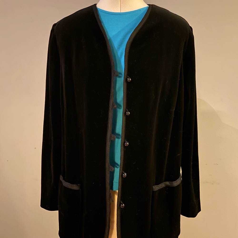 Gorgeous Vintage Black Velvet Jacket